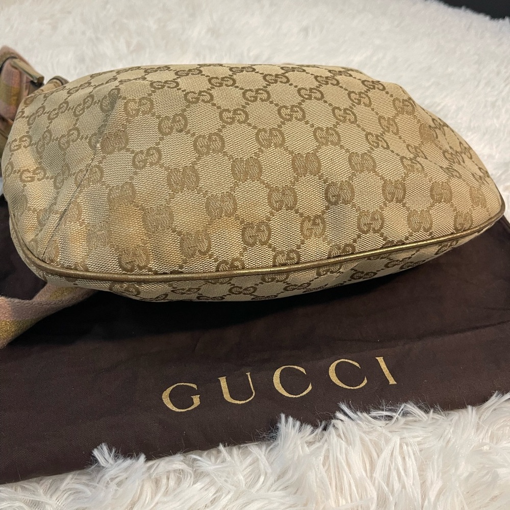 Gucci Beige Monogram Hobo Bag - Picture 6 of 12